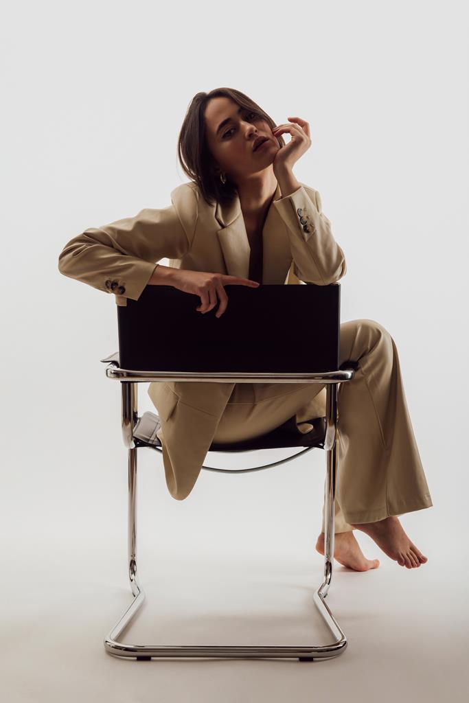 sesja biznesowa w Gdańsku, sesja wizerunkowa Trójmiasto, sesja do social mediów, sesja portret na linked in, sesja kobieca w Gdańsku, sesja wizerunkowa w plenerze Trójmiasto, voucher na sesję kobiecą, karta podarunkowa na sesję kobiecą, sesja ciążowa studyjna w Gdańsku, zdjęcie e-commerce, zdjęcia look book Gdańsk, Fotograf Trójmiasto Gdańsk Sopot Gdynia, fashion photo shoot, fashion photo session, Fotograf modowy w Gdańsku w Trójmieście, Sesja modowa w Gdańsku, sesja fashion Gdańsk, sesja lookbook, zdjęcia life style, zdjęcia na social media, head shot