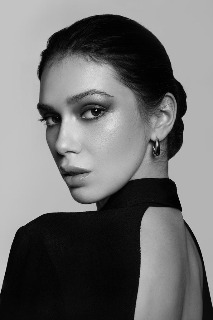 sesja biznesowa w Gdańsku, sesja wizerunkowa Trójmiasto, sesja do social mediów, sesja portret na linked in, sesja kobieca w Gdańsku, sesja wizerunkowa w plenerze Trójmiasto, voucher na sesję kobiecą, karta podarunkowa na sesję kobiecą, sesja ciążowa studyjna w Gdańsku, zdjęcie e-commerce, zdjęcia look book Gdańsk, Fotograf Trójmiasto Gdańsk Sopot Gdynia, fashion photo shoot, fashion photo session, Fotograf modowy w Gdańsku w Trójmieście, Sesja modowa w Gdańsku, sesja fashion Gdańsk, sesja lookbook, zdjęcia life style, zdjęcia na social media, head shot